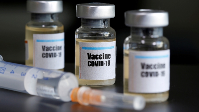 Reuters: Se você é de alto risco não espere para atualizar vacinação contra Covid, dizem especialistas