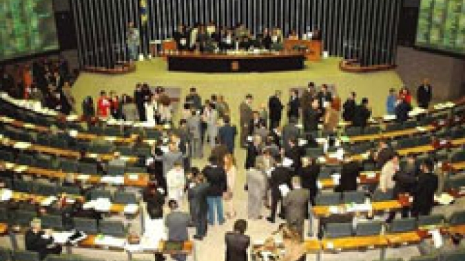 Congresso aprova mudanças em licenciamento ambiental, ativistas pedem que Lula vete medida