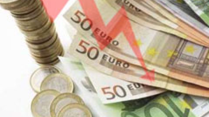 Zona do euro tem que continuar investindo durante desaceleração e ajudar BCE contra a inflação, diz Comissão Europeia
