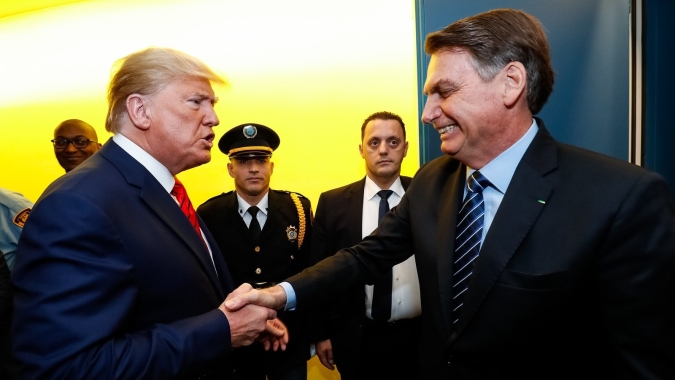 Bolsonaro faz "live" para reforçar apoio a Trump e rebater Lula: "ele apoiou o Irã"