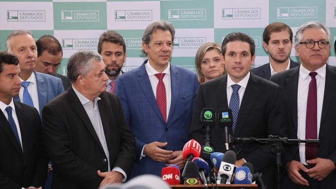 Haddad apresenta a Hugo Motta lista de prioridades da Fazenda e defende equilíbrio fiscal