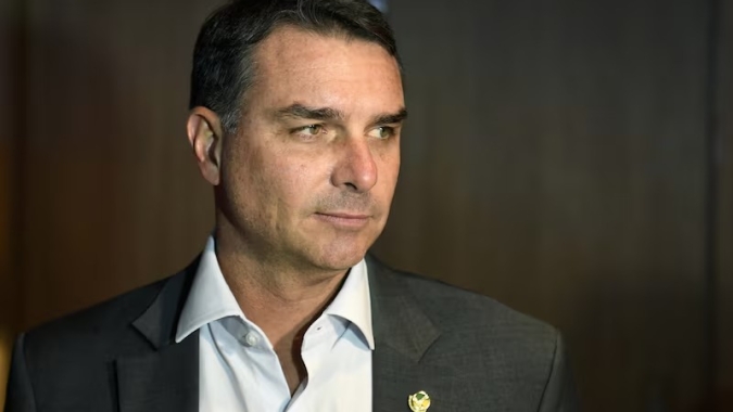 Flávio fica numericamente à frente de Lula em possível segundo turno, diz AtlasIntel