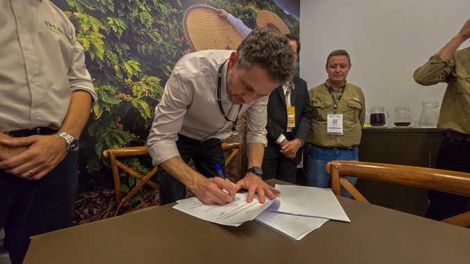 Parceria tem o objetivo de desenvolver e fortalecer a cafeicultura regenerativa