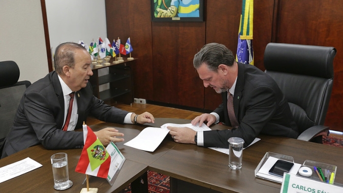 Após pedido do governador, missão do Ministério da Agricultura ao Japão terá como prioridade a retomada das importações de carne de frango de SC
