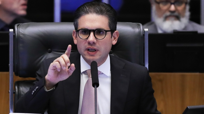 Motta sinaliza a possibilidade de suspender deputados que apoiam Bolsonaro após obstrução da Câmara