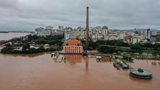 Nível do Rio Guaíba extrapola cota de inundação em Porto Alegre