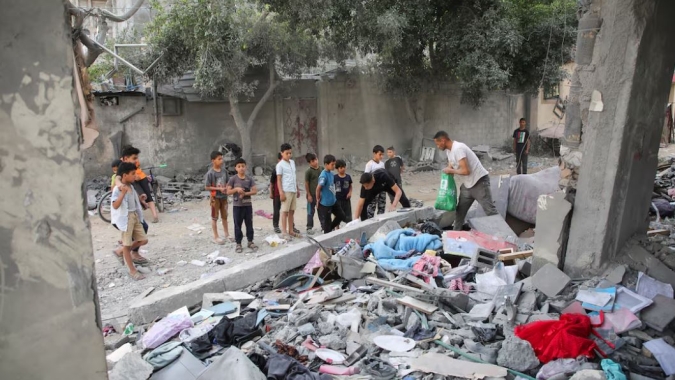 Tanques israelenses cercam metade leste de Rafah