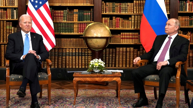 Biden diz que ameaça nuclear de Putin traz risco de "Armagedom"