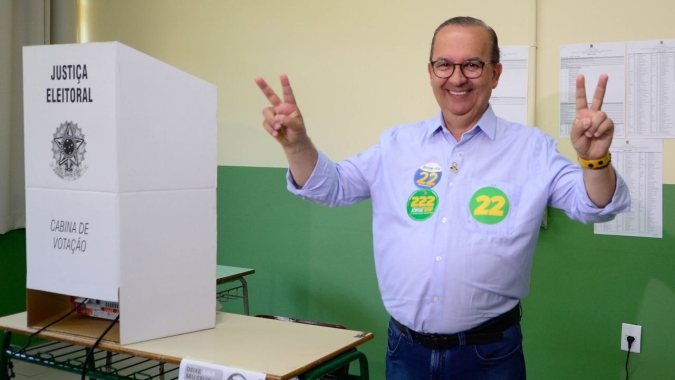 Jorginho Mello é eleito governador de Santa Catarina