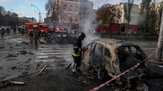 Kiev e outras cidades são atacadas, Putin ordena "resposta dura" ao ataque à ponte da Crimeia