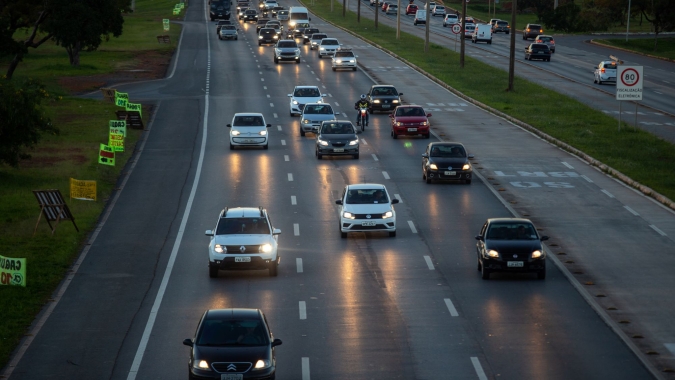 Fenabrave corta previsão de licenciamentos de veículos em 2025