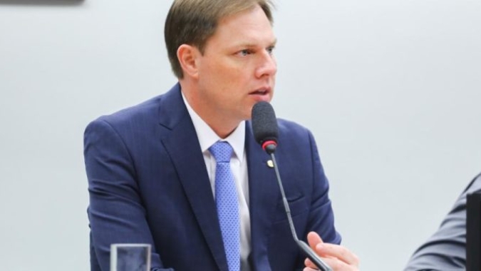 Lucas Redecker assume compromisso com o desenvolvimento do setor produtivo