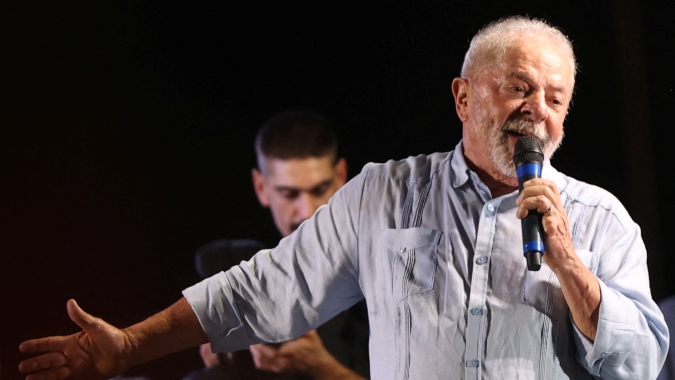 Reuters: Depois de susto com pesquisas, Lula se anima com trackings e concentra campanha no Sudeste na reta final