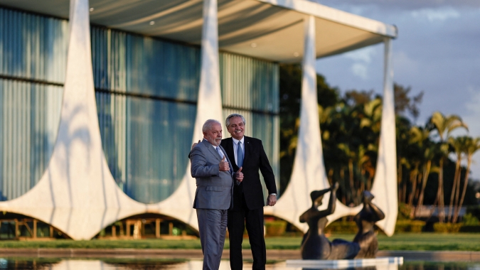 Lula quer ajuda de banco dos Brics com garantias para exportações brasileiras à Argentina