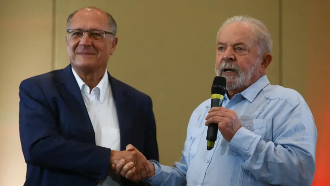 Lula defende que Brasil quer negociar com EUA e diz que Alckmin é "exímio negociador"