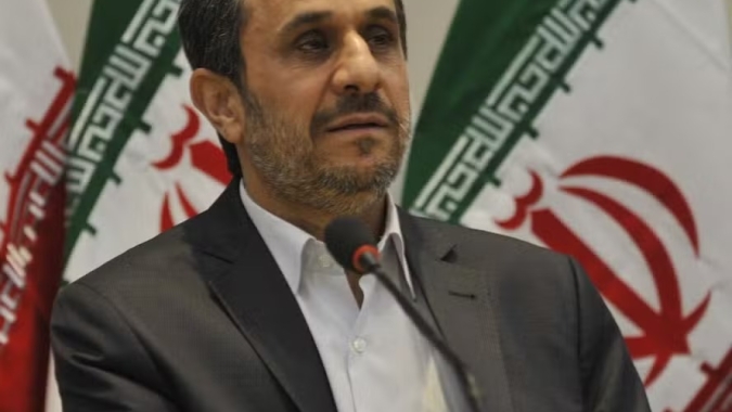 Ex-presidente Mahmoud Ahmadinejad morre em ataques de Israel, diz agência