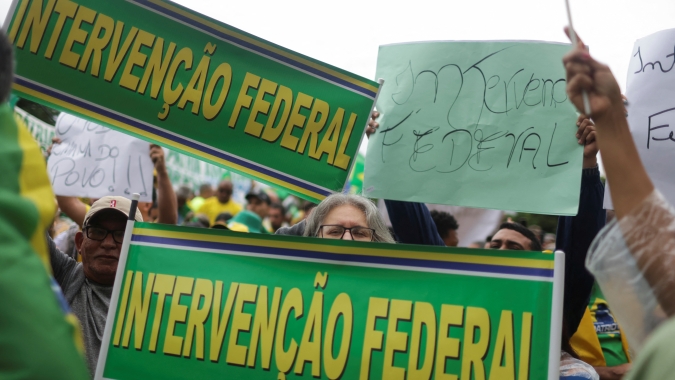 Reuters: Bolsonaristas se reúnem em protestos no Rio e em São Paulo para pedir intervenção militar