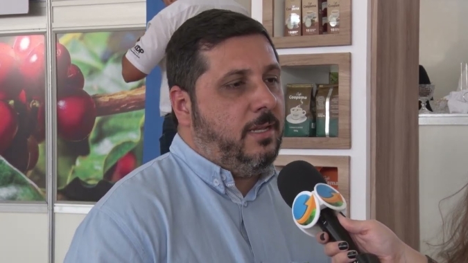 Com quebras que chegam até 70%, produtores de café em Machado/MG têm investido em secador estático e fermentação para garantir qualidade