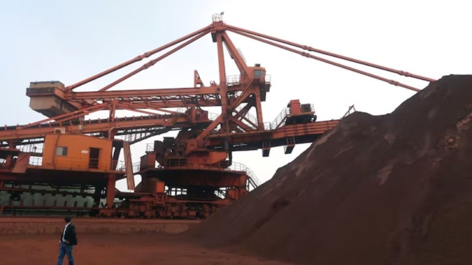 Minério de ferro tem perda semanal com nova tensão comercial EUA-China e aumento da oferta