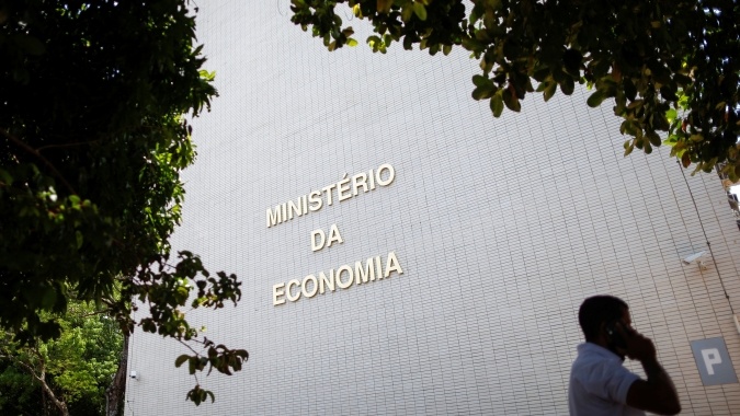 Bloqueios no Orçamento serão revistos no próximo mês, diz secretário