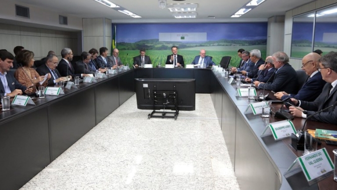 Ministro Fávaro recebe representantes de entidades do Agronegócio