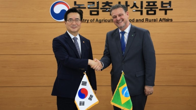 Na Coreia do Sul, ministro Carlos Fávaro estreita parceria do país asiático com o Brasil para o avanço da produção sustentável
