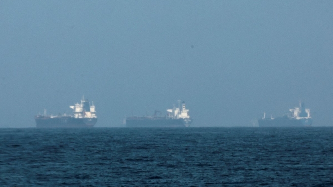 Irã permite que dois navios-tanque de gás naveguem para a Índia através de Ormuz, dizem fontes