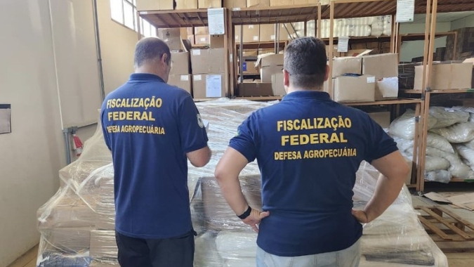 Operação apreende mais de 10 mil produtos de uso veterinário irregulares para aves
