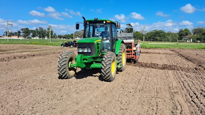 FEDERARROZ: Iniciado o plantio da área da Abertura Oficial da Colheita do Arroz e Grãos em Terras Baixas