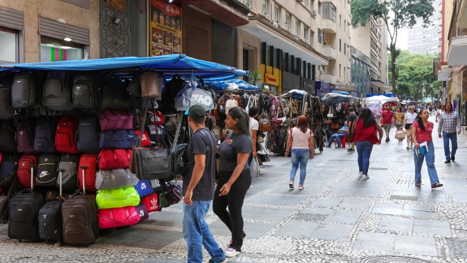 Vendas no varejo do Brasil têm mais um ano de alta em 2025, mas mostram perda de força