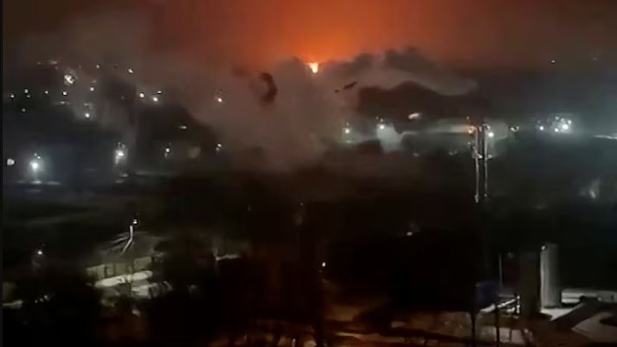 Ucrânia ataca porto russo e afirma que depósito de petróleo foi atingido