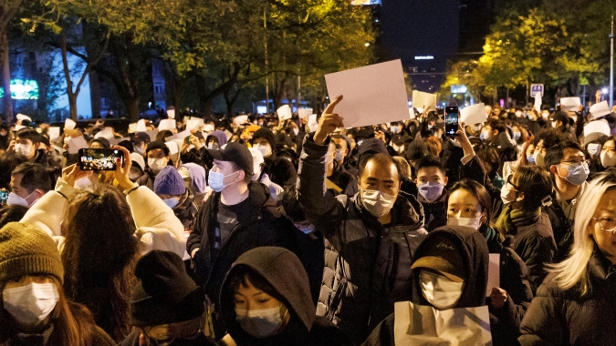 Cidades chinesas aliviam restrições, mas fim da política de Covid zero ainda parece distante