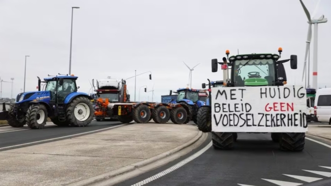 Protestos de agricultores se espalham pela Europa e governos prometem ajuda