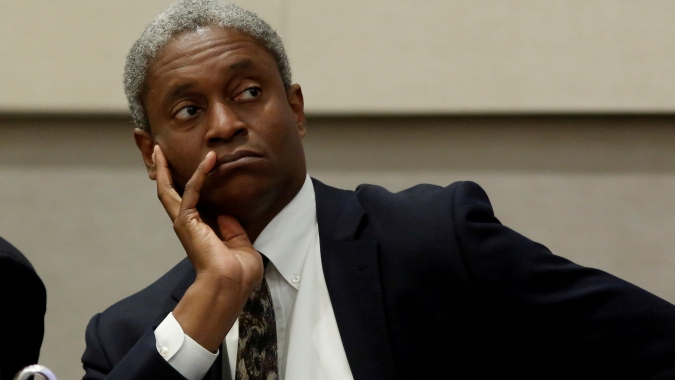 Bostic, do Fed, diz que quer "esperar para ver" sobre taxa de juros