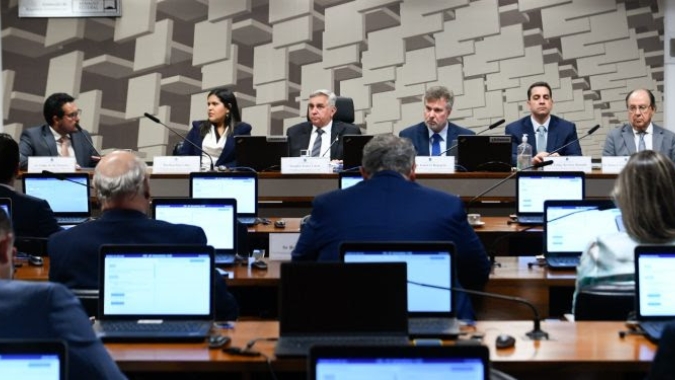 Economista destaca inconsistências na regulamentação da Reforma Tributária durante audiência no Senado