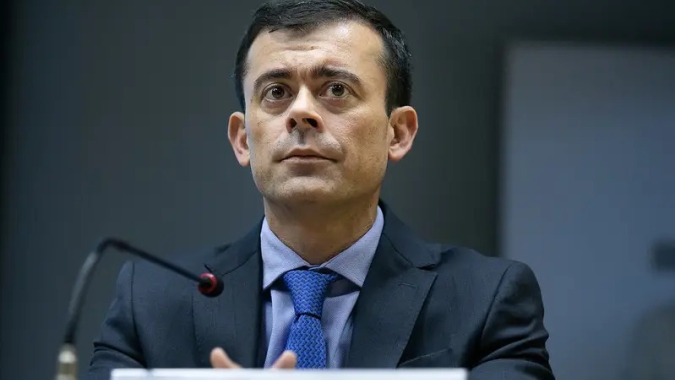 Ceron diz que governo deve apresentar na próxima semana medidas para amenizar impacto de alta do querosene de aviação