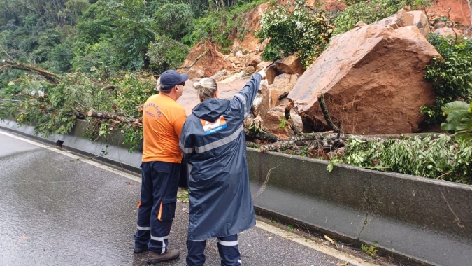 Equipes do Governo de SC trabalham em auxílio à população afetada pela chuva, Grande Florianópolis é a região mais atingida