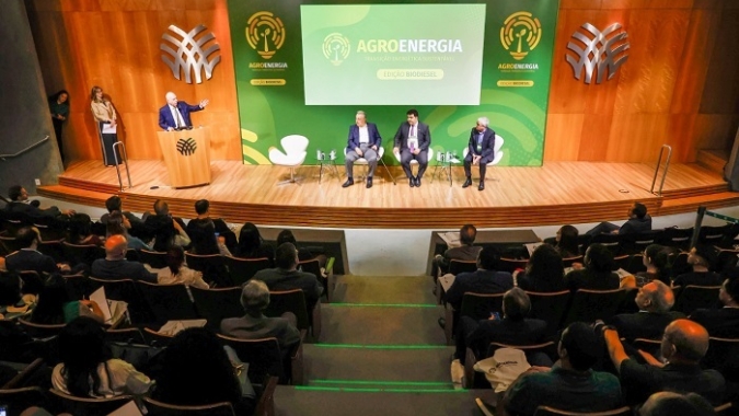 CNA reúne especialistas para debater biodiesel e transição energética