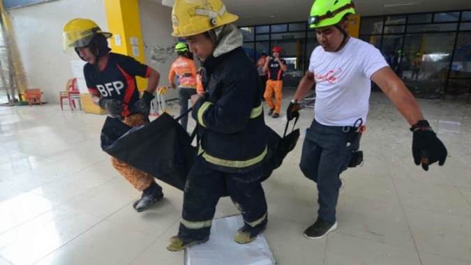 Número de mortos em terremoto nas Filipinas sobe para 60, dizem autoridades