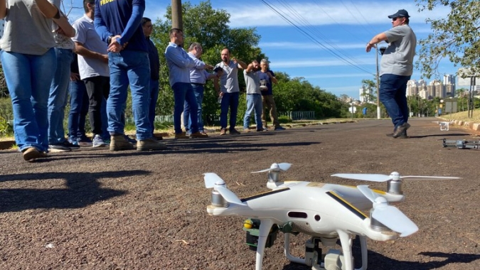 Com aulas práticas, Mapa prepara servidores para uso de drones em São Paulo