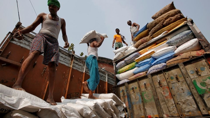 Açúcar cai para US$ 18 c/lb em NY e usinas indianas começam a sair do mercado