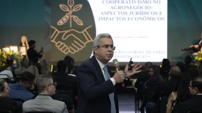 Ministro do STJ destaca papel estratégico das cooperativas no agronegócio no seminário da Famato