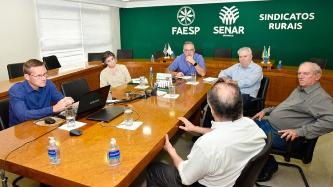 Faesp discute o uso de retardantes químicos no combate a incêndios agroflorestais