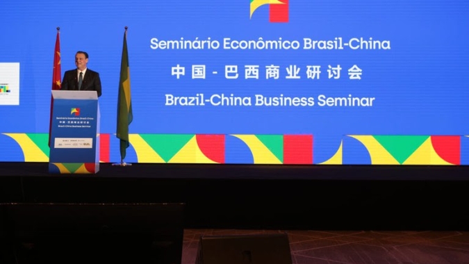Ministro da Agricultura e Pecuária do Brasil, Carlos Fávaro, comemora resultados da visita oficial à China