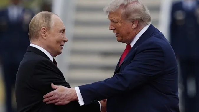 Próxima rodada de negociações entre Rússia e EUA deve ocorrer até final do outono no Hemisfério Norte, diz agência