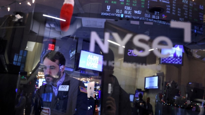 Wall St encerra sem direção comum conforme investidores avaliam negociações no Oriente Médio