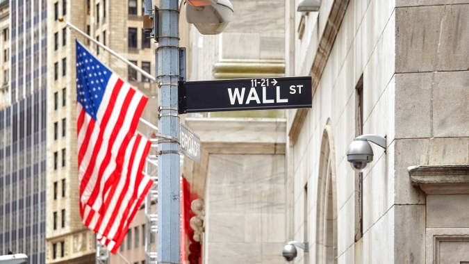 Índices de Wall Street fecham em recordes conforme Intel salta com participação da Nvidia