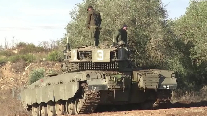 Israel e Hezbollah trocam disparos após ataques aéreos mais intensos em quase um ano