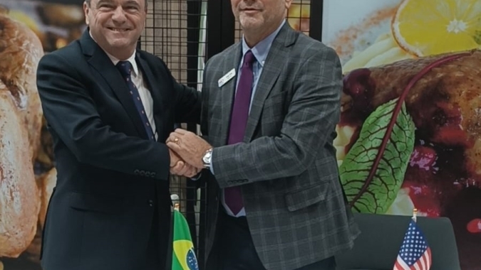ABPA e USAPEEC assinam memorando de cooperação pelo livre comércio global