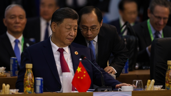 China busca reforçar imagem de parceiro confiável com visitas de monarcas estrangeiros